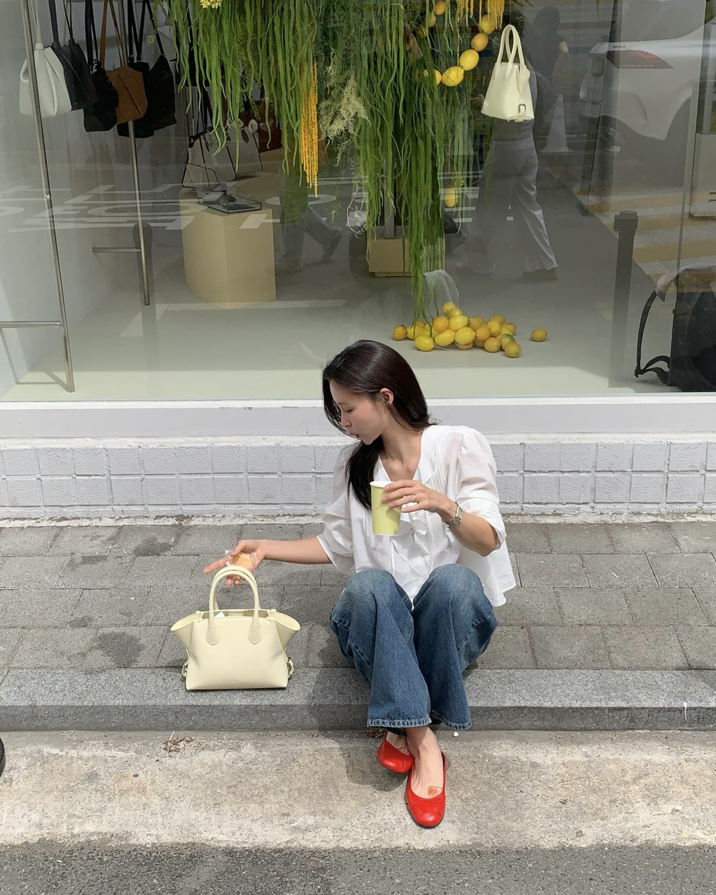 블라우스 하나로 청순해지기🦢
봄여름에 빠질 수 없는 블라우스🩷🫧 이미지4