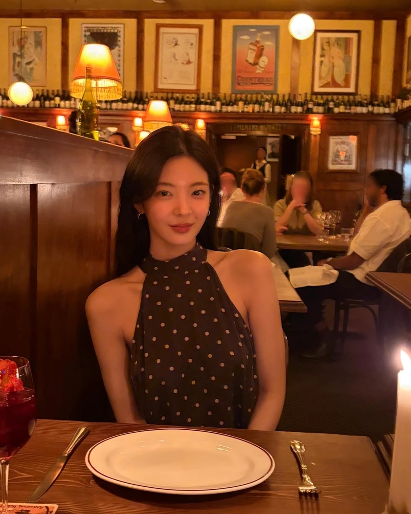 어깨 예뻐 보이는 홀터넥 코디👀
입자마자 시선 집중되는 여름 스타일링🪽✨ 이미지2
