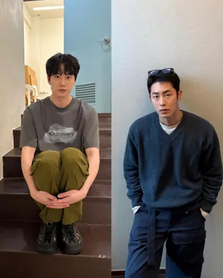 이 남자들이 또 간다네요...🥺
배우 이재욱과 이준영이 군백기를 앞두고 있습니다. 이재욱은 오는 18일 육군 현역으로 입대하며, 입대 전 ENA 새 드라마 ‘닥터 섬보이’와 넷플릭스 시리즈 ‘꿀알바’ 공개를 앞두고 있는데요.
이준영 역시 지난해 KBS 연기대상 수상 소감에서 곧 군입대를 앞두고 있다며 “건강히 잘 다녀오겠다”고 전한 바 있습니다. 입대 전까지 작품으로 팬들을 만날 두 배우, 잠시의 군백기 후 더 반가운 모습으로 돌아오길 기다려봅니다. 이미지