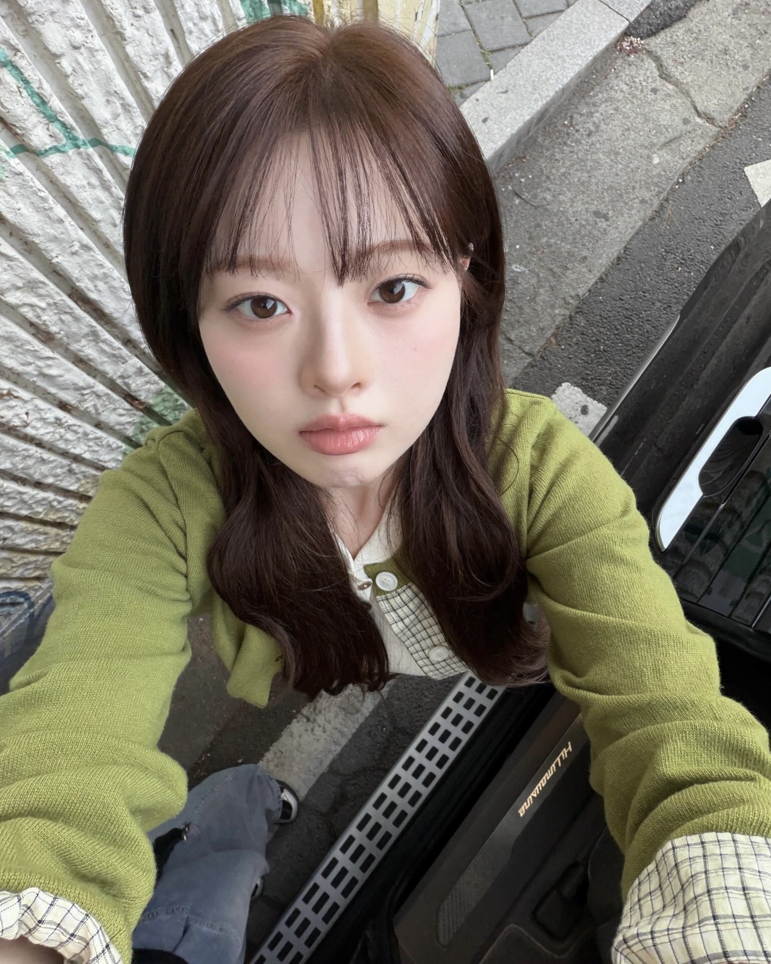 여름 오기 전에 앞머리 자르자!✂️
시스루부터 풀뱅까지, 인상 바꿔주는 헤어 스타일링🤍 이미지5