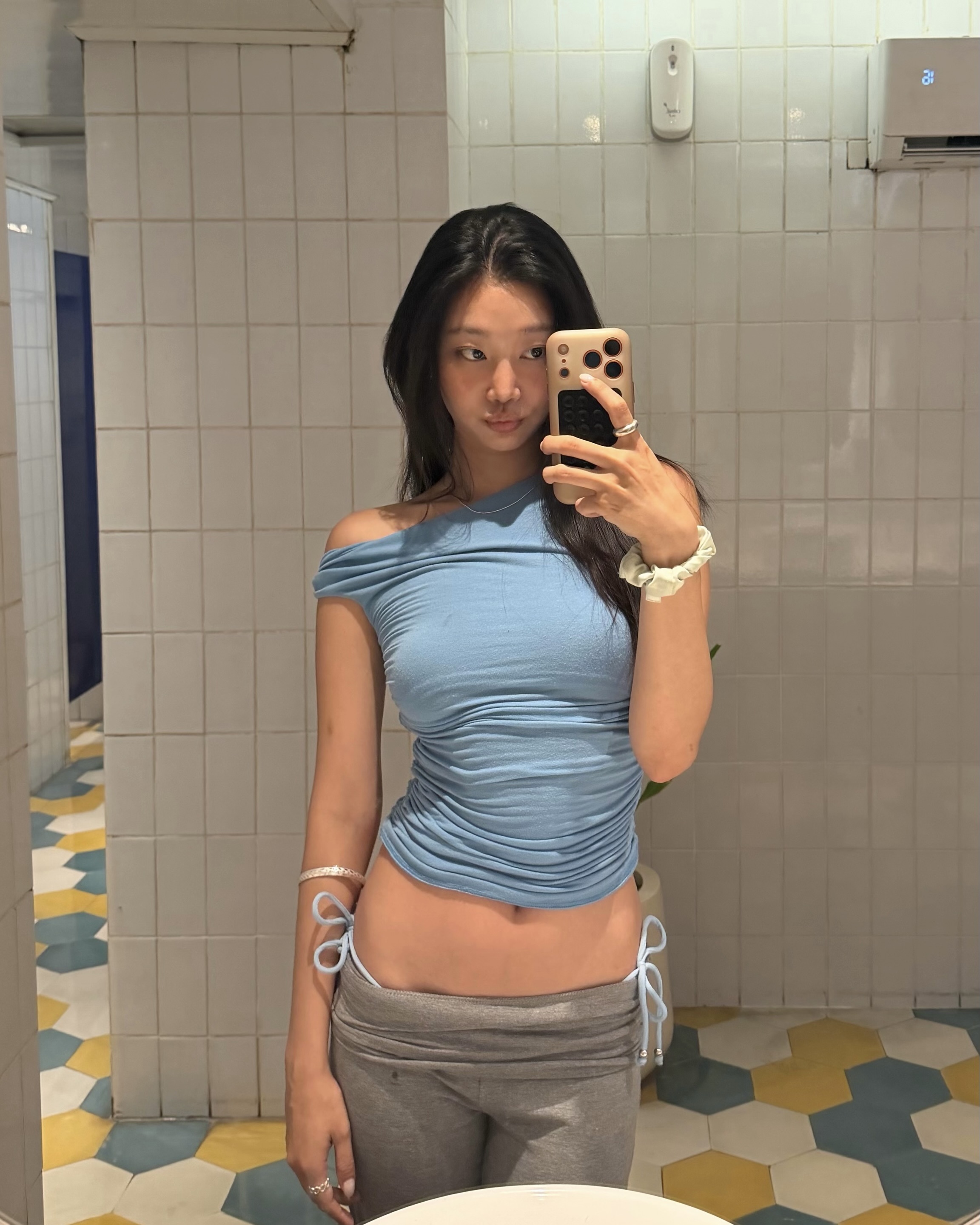 연희언니 몸매 모예요,,,?
다이어트 자극받고 지금 당장 운동하러 갑니다....🔥 이미지2