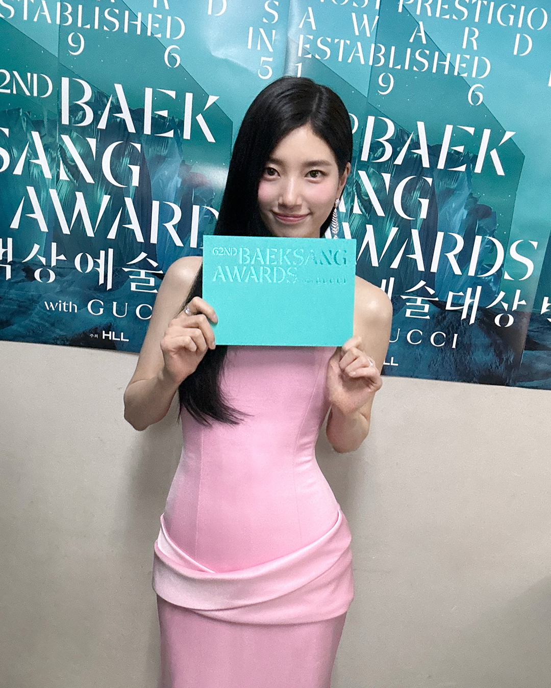 수지 X 백상예술대상
올해도 완벽한 드레스 여신미 보여줬어요💕 이미지6