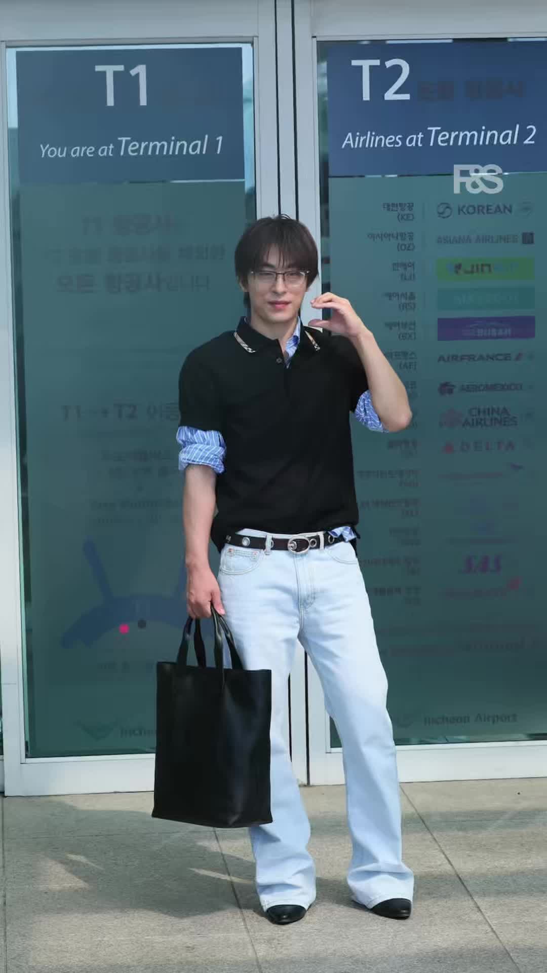내 남친 비주얼 구교환🤩 눈부신 햇살과 함께 구교환이 5월 13일 칸 국제 영화제에 참석하기 위해 출국합니다. 이미지