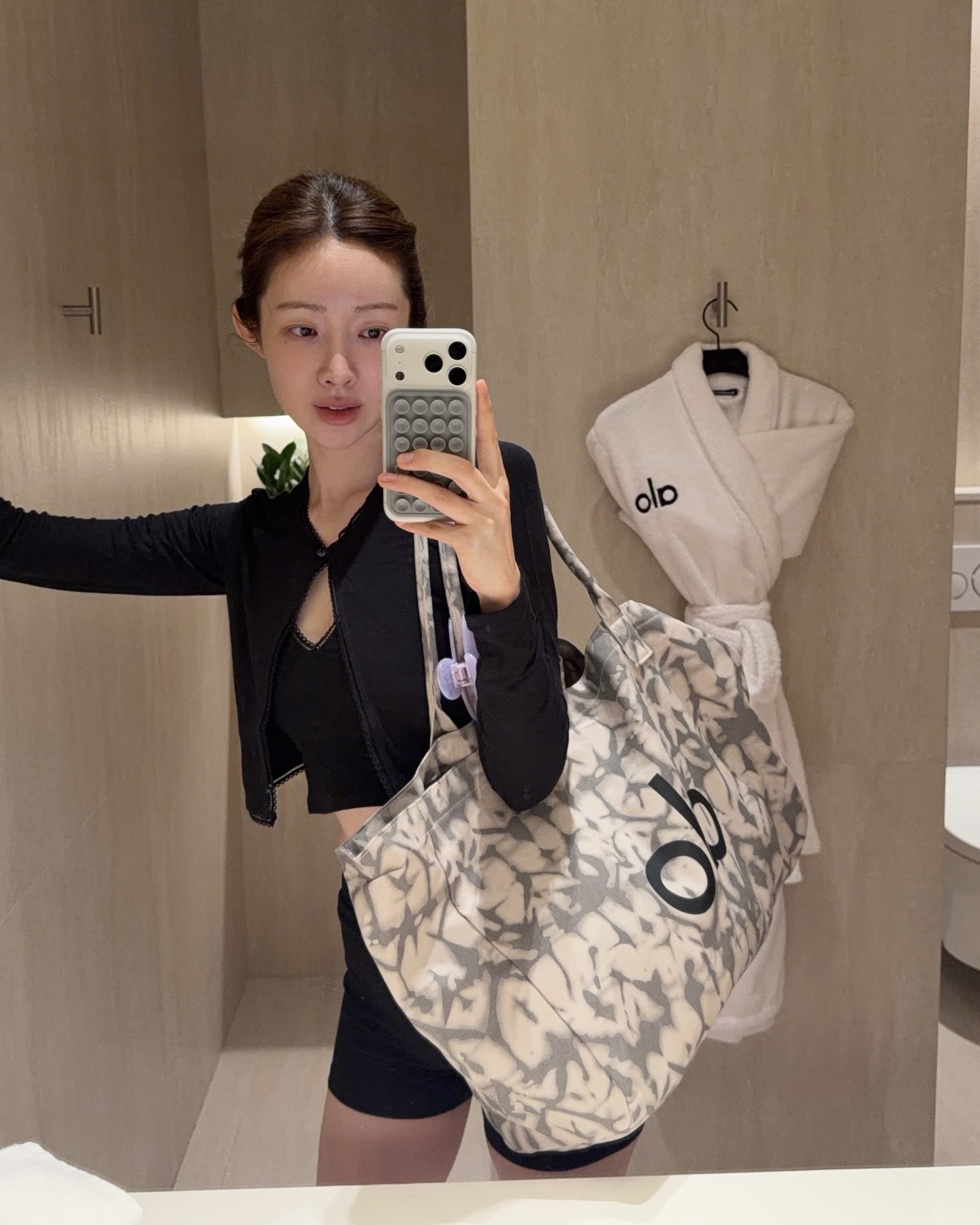 운동 욕구 부르는 레깅스 핏🤍 레깅스 핏 살리는 애슬레저 룩 입고 운동하러 가자😆 이미지