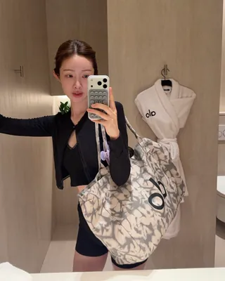 운동 욕구 부르는 레깅스 핏🤍
레깅스 핏 살리는 애슬레저 룩 입고 운동하러 가자😆 이미지