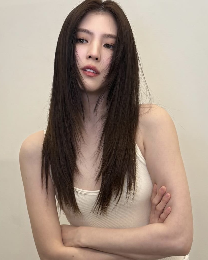 머리숱 많아 보이면 주목!💇🏻♀️
답답한 긴 머리에 가볍게 레이어드 헤어 더해보세요✨ 이미지2