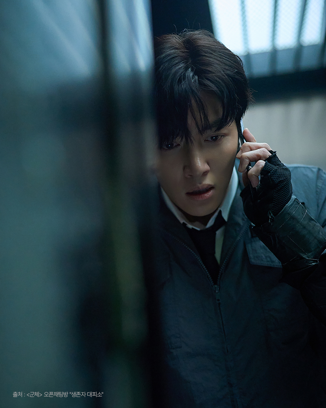 영화 <군체>가 개봉 5일 만에 200만 관객을 돌파했습니다.
<군체>는 어제 개봉 4일 만에 100만 관객을 돌파하고, 개봉 5일 째인 오늘 200만 관객을 넘어섰는데요. 이는 개봉 12일 째에 200만 관객을 넘어섰던 <왕과 사는 남자>보다 빠른 속도입니다. 한편 <군체>는 정체불명의 감염사태로 봉쇄된 서울의 한 건물 안에 고립된 생존자들이 예측할 수 없는 형태로 진화하는 감염자들에게 맞서는 영화로 전지현, 구교환, 지창욱, 김신록, 고수 등 화려한 라인업으로 눈길을 모았습니다. 이미지2