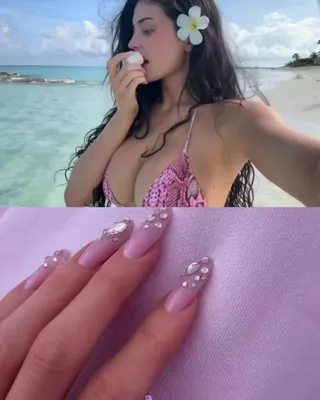 여름엔 더 예쁜 젬스톤 네일💞
손끝에 작은 보석을 올린 듯한 젬스톤 네일이 주목받고 있습니다. 투명하거나 누디한 베이스 위에 컬러 스톤, 크리스털을 더해 화려하지만 키치한 무드를 완성하는 것이 특징인데요.
카일리 제너처럼 화려하게 연출하거나, 작은 스톤을 하나씩 더해 은은하게 즐길 수도 있습니다. 여름 스타일에 반짝이는 포인트를 더하고 싶다면, 젬스톤 네일을 참고해보세요. 이미지