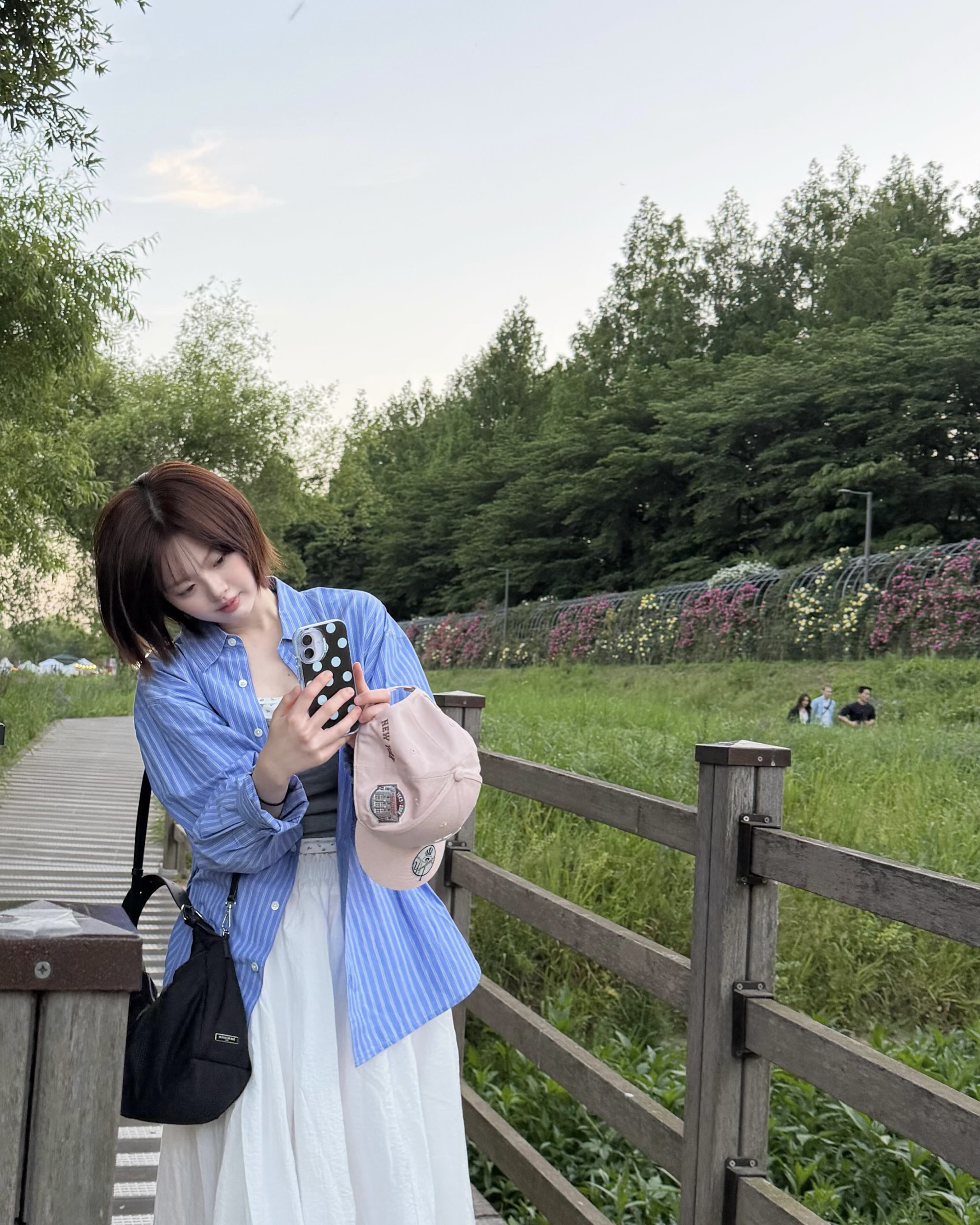 여름마다 꺼내는🤍화이트 롱스커트
청순하게 입고 싶은 날 참고하기 좋은 스타일링💡🪽@저장해 이미지6