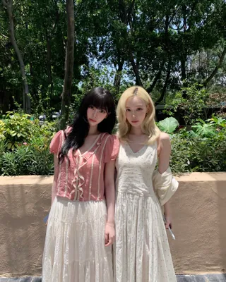 여름마다 꺼내는🤍화이트 롱스커트
청순하게 입고 싶은 날 참고하기 좋은 스타일링💡🪽@저장해 이미지