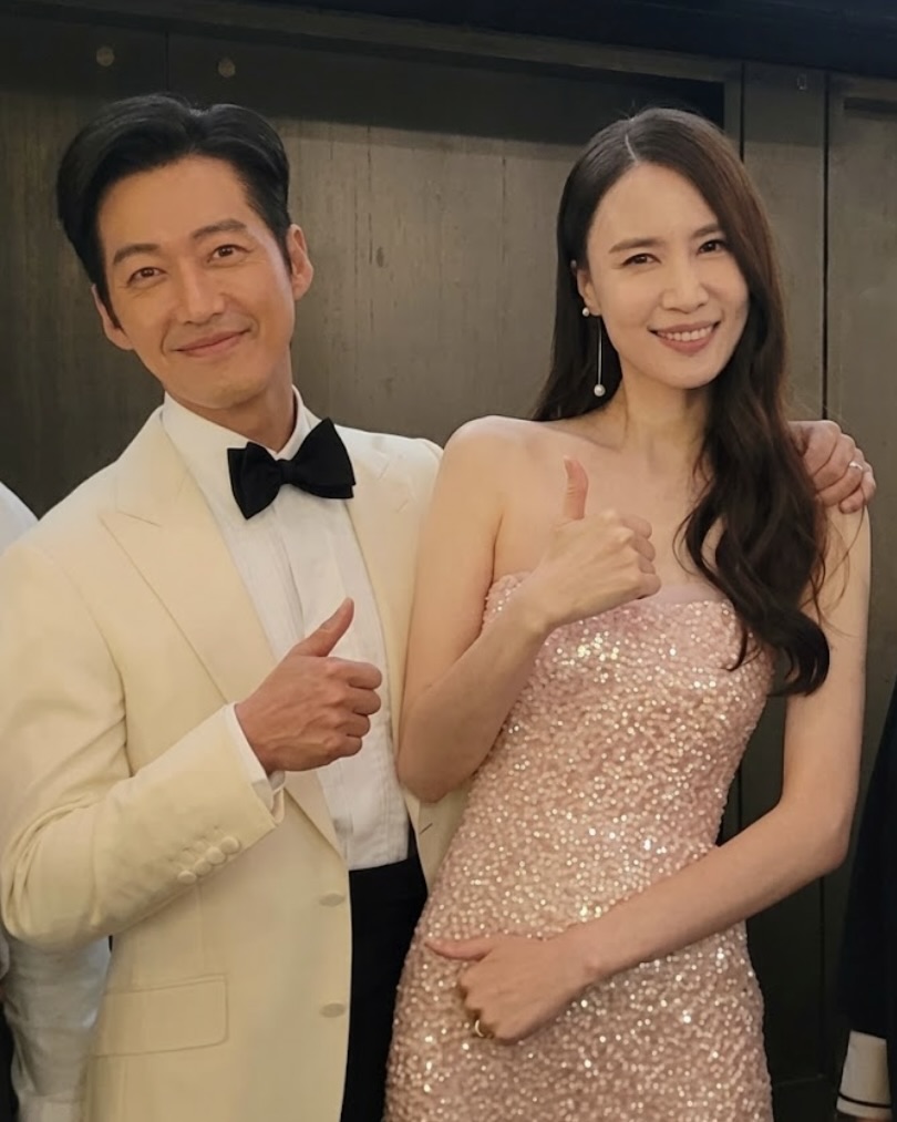 임신을 진심으로 축하합니다! 🎉👶🏻 남궁민♥진아름 부부에게 결혼 4년 만에 부모가 된다는 기쁜 소식이 전해졌습니다. 소속사에 따르면 두 사람은 설레는 마음으로 새 생명을 맞이할 준비를 하고 있다고 하는데요. 아가가 얼마나 귀엽고, 멋있고, 예쁘고, 사랑스러울 지 감도 안 오네요,,❤️ 예쁜 아이와 함께 더욱 행복하고 단란한 가정을 이루시길 바라며, 두 분의 앞날에 축복만 가득하기를 응원합니다! 👶✨ 이미지
