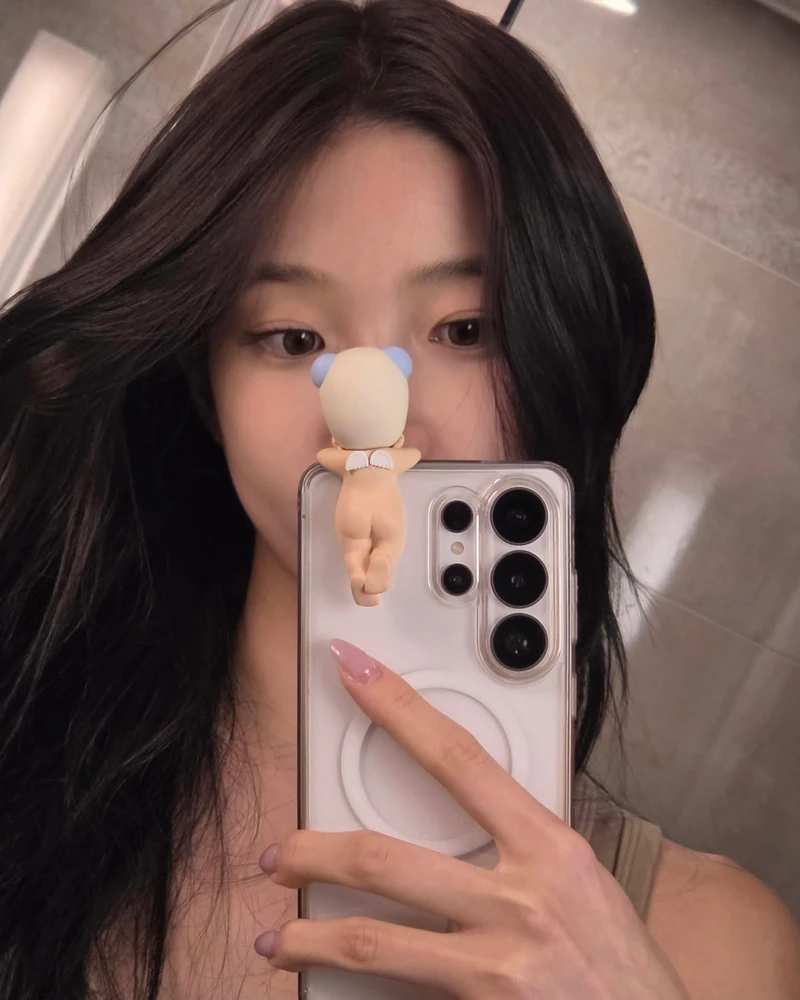 컬러 하나만으로도 충분해👀
네일 뭐 할지 모르겠다면 원 컬러로 가자💅🤍 이미지2