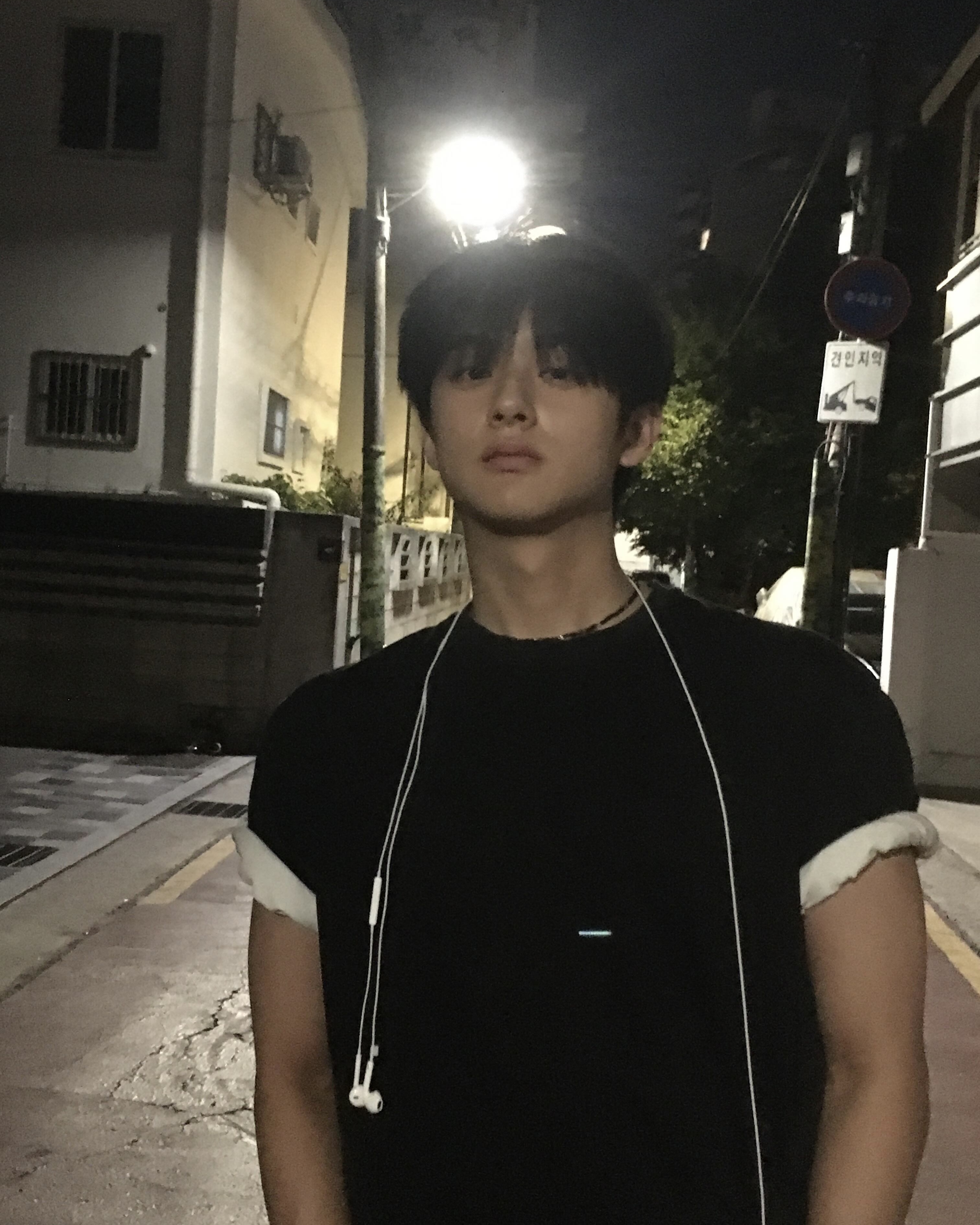 남친짤하면 김민규지🩵
‘프로듀스 X 101’ 출연으로 먼저 얼굴을 알린 뒤 배우로 활동을 이어가고 있는 김민규. 최근에는 꾸밈없는 일상 사진들이 남친짤로 많이 보이는데요. 웹드라마 ‘만찢남녀’를 시작으로 ‘청춘블라썸’ 등 작품에서 필모그래피를 차근차근 쌓아가고 있습니다.
그냥 지나치기 어려운 남친짤의 주인공인 김민규를 몰랐다면, 이번 기회에 인스타그램 정주행해보세요.📲 이미지6