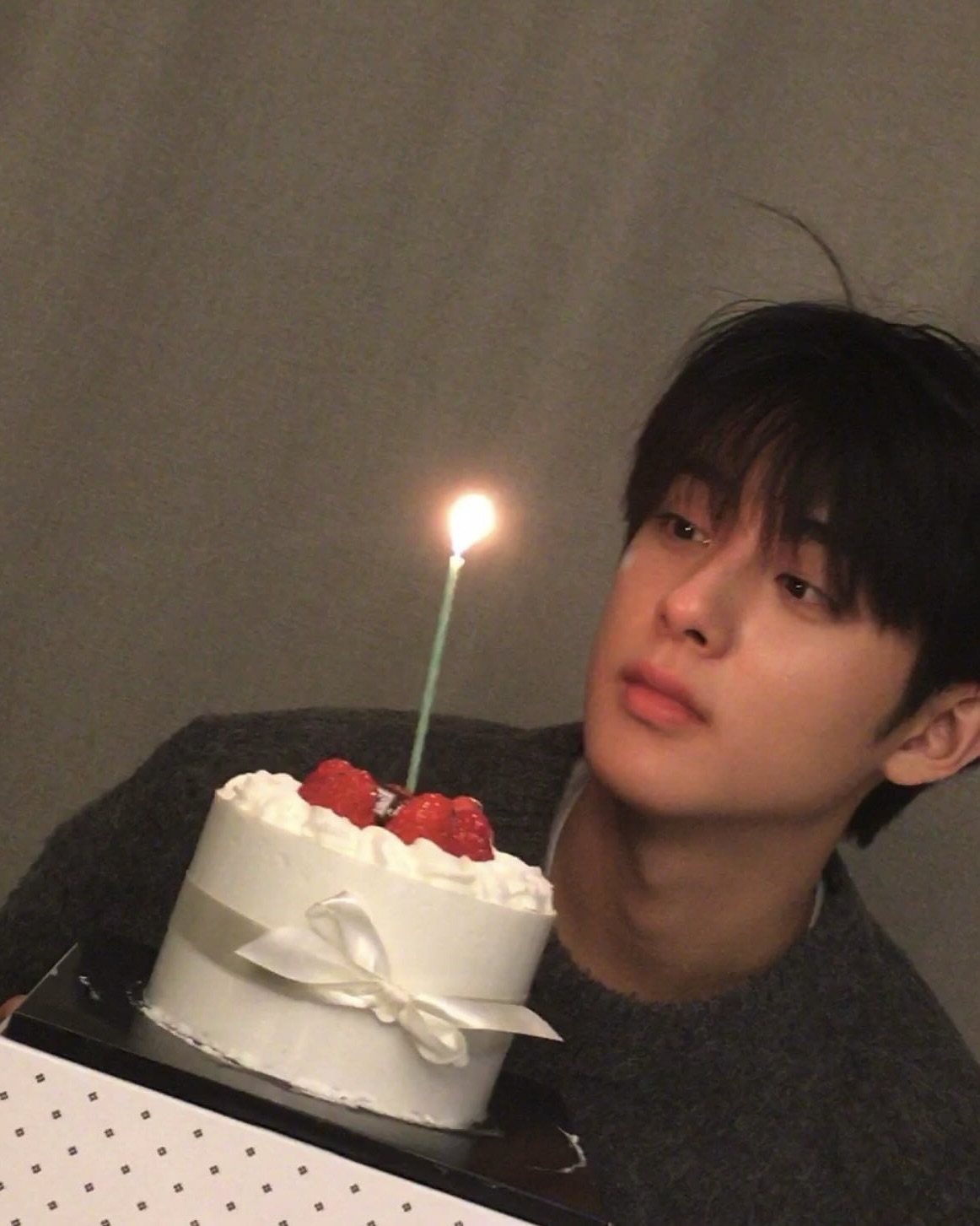 남친짤하면 김민규지🩵
‘프로듀스 X 101’ 출연으로 먼저 얼굴을 알린 뒤 배우로 활동을 이어가고 있는 김민규. 최근에는 꾸밈없는 일상 사진들이 남친짤로 많이 보이는데요. 웹드라마 ‘만찢남녀’를 시작으로 ‘청춘블라썸’ 등 작품에서 필모그래피를 차근차근 쌓아가고 있습니다.
그냥 지나치기 어려운 남친짤의 주인공인 김민규를 몰랐다면, 이번 기회에 인스타그램 정주행해보세요.📲 이미지4
