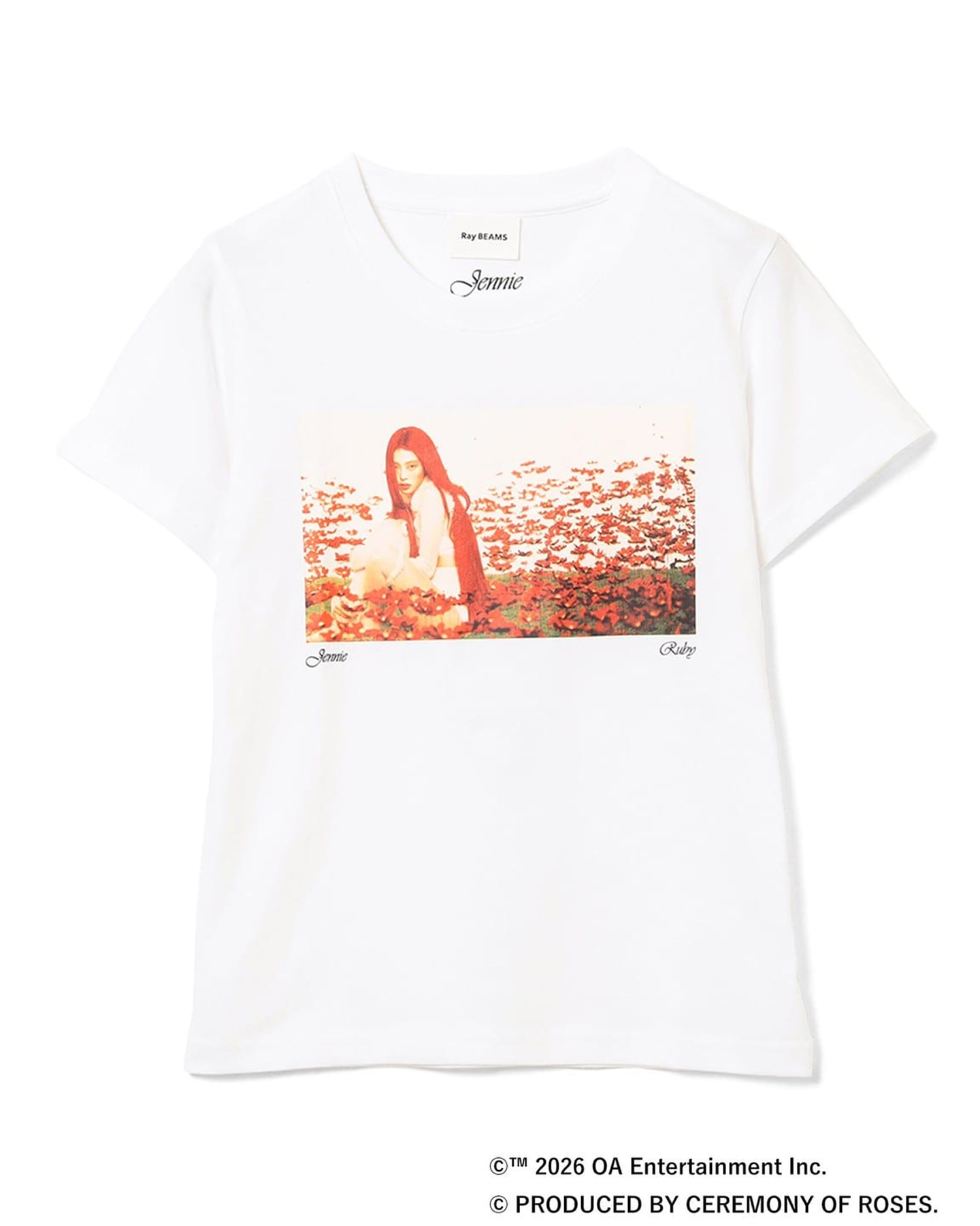 레이 빔스 x 제니 컬렉션 출시🌹
티셔츠 4종, 캐미솔 2종👕
지난 5월 제니와 빔스의 그래픽 티셔츠가 출시됐었는데요. 이번에는 빔스의 여성 레이블 '레이 빔스(Ray beams)’로 돌아왔습니다.
제니의 솔로 앨범 ‘RUBY’의 타이포그래피와 포토를 담은 해당 컬렉션은 티셔츠 4종과 캐미솔 2종으로 구성됐으며, 현재 일본 빔스 홈페이지에서 구매 가능합니다. 가격은 티셔츠 ¥8,250 (한화 약 78,000원 대), 캐미솔 ¥7,150 (한화 약 68,000원 대). 이미지4