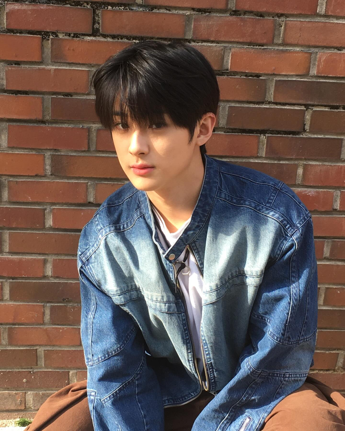 남친짤하면 김민규지🩵
‘프로듀스 X 101’ 출연으로 먼저 얼굴을 알린 뒤 배우로 활동을 이어가고 있는 김민규. 최근에는 꾸밈없는 일상 사진들이 남친짤로 많이 보이는데요. 웹드라마 ‘만찢남녀’를 시작으로 ‘청춘블라썸’ 등 작품에서 필모그래피를 차근차근 쌓아가고 있습니다.
그냥 지나치기 어려운 남친짤의 주인공인 김민규를 몰랐다면, 이번 기회에 인스타그램 정주행해보세요.📲 이미지3
