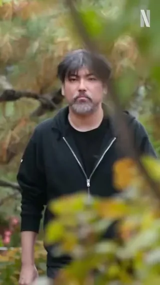 이게 어떻게 자연인이 아니지..?🌳 카더가든 피셜, 가장 섹시한 남자🙋🏻♂️❤️ 덥수룩한 수염과 자연인 같은 포스로 <<모태솔로지만 연애는 하고 싶어> 시즌2 예고편을 찢어놓은 김재서. 독보적인 아우라와 마성의 매력으로 패널 카더가든의 마음을 단번에 빼앗아 버린 주인공입니다. 진짜 직업은 반전 매력이 가득한 게임 개발자인데요. 원석 같은 비주얼이 어떻게 바뀔지, 벌써부터 역대급 메이크오버가 기다려집니다. 본방송에서는 또 어떤 매력을 보여줄지 첫 방송이 정말 기대되네요...👀 이미지