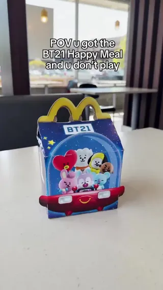 BTS x 맥도날드💜
BT21 해피밀 피규어 실물 공개🍔
BT21 해피밀 피규어가 출시됐습니다. 맥도날드 미국은 7월 14일부터 BT21 해피밀을 한정 운영하는데요. 맥도날드와 BTS의 협업으로 탄생한 이번 피규어는 KOYA, RJ, SHOOKY, MANG, CHIMMY, TATA, COOKY, VAN까지 총 8종으로 구성됐습니다.🧸 이미지