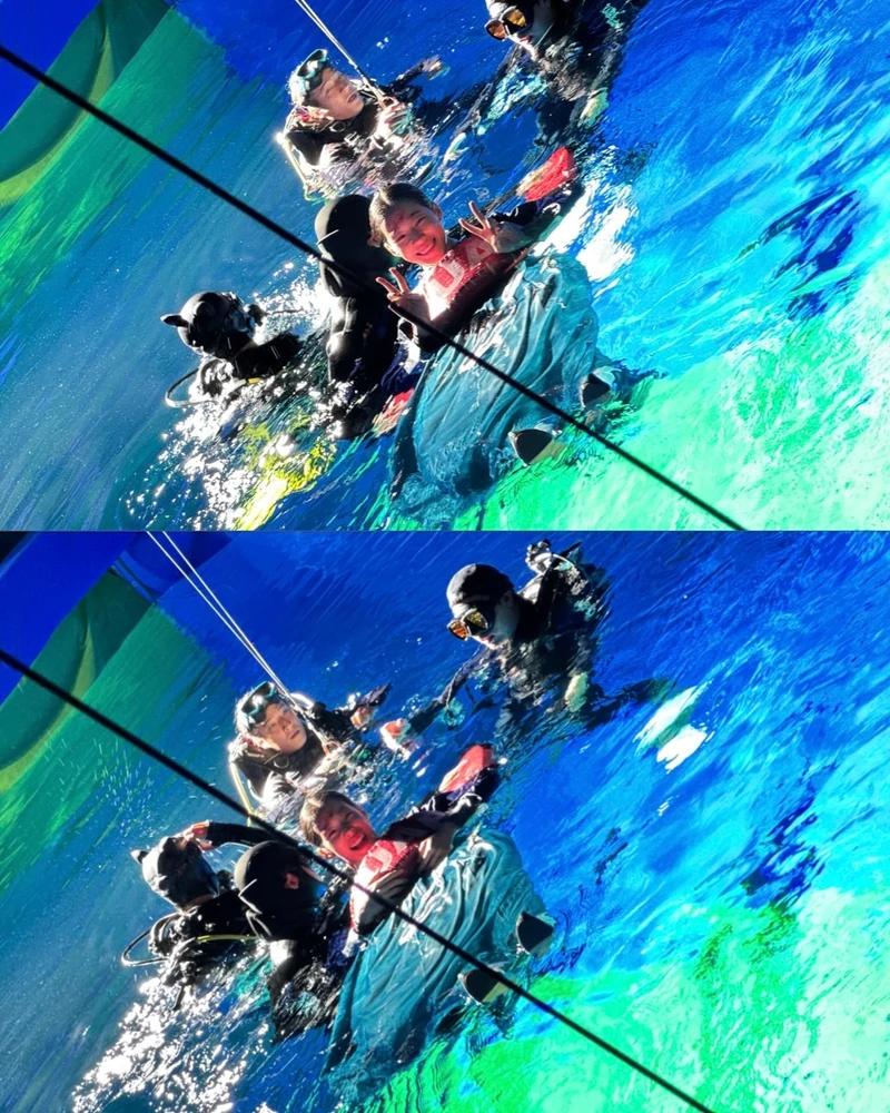 <동궁>의 소름 돋는 제작 디테일👀
공개되자마자 뜨거운 화제를 모으고 있는 넷플릭스 <동궁>.
시리즈 속 배우들의 연기나 극의 흐름만큼 눈에 띄는 건 바로 화면 뒤 스태프들의 섬세한 연출력과 디테일인데요.
피부 질감을 입체적으로 살려낸 고난이도의 특수 분장은 물론, 기괴한 아우라를 더하는 조명과 미술팀의 소품들, 수중 촬영까지 감수한 배우들의 열정이 인상적입니다.
특히 작품 속 기괴하면서도 유기적인 움직임과 동선은 한국 전통 무용 기반의 창작 단체 '99아트컴퍼니 99artcompany'가 안무팀으로 참여해 완성도 높은 퍼포먼스를 완성해 냈다고 하는데요.
압도적인 미장센을 완성한 <동궁>의 비하인드, 정주행 중 가장 인상 깊었던 디테일은 무엇이었나요? 💬 이미지10