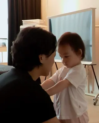 루아 나쁜오리 졸업했다며🐣
울 루아 공주는 9시에 일어나는구나~~ 이모는 밤새도록 달리다가 아침 9시에 잔답니다~~**^^
이미지