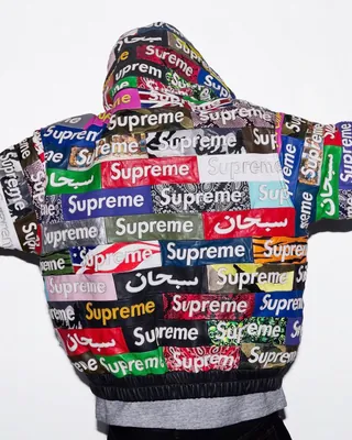 슈프림 26FW 프리뷰 공개🇺🇸🗽 역대 박스 로고를 통째로 이어붙인 레더 재킷, 슈프림(Supreme) FW26 프리뷰. 프리뷰 8월 17일, 1주차 드롭은 8월 20일이에요. 후드 레더 바머 전면이 박스 로고 패치워크로만 채워졌습니다. 스무스 레더·스웨이드·실버 메탈릭에 반다나 페이즐리, 타이거, 카모, 성조기, 아랍어 로고까지 역대 그래픽을 조각으로 잘라 이어붙였어요. 슈프림 26FW는 룩북·프리뷰가 8월 17일, 첫 주 발매가 8월 20일 목요일입니다. 이미지