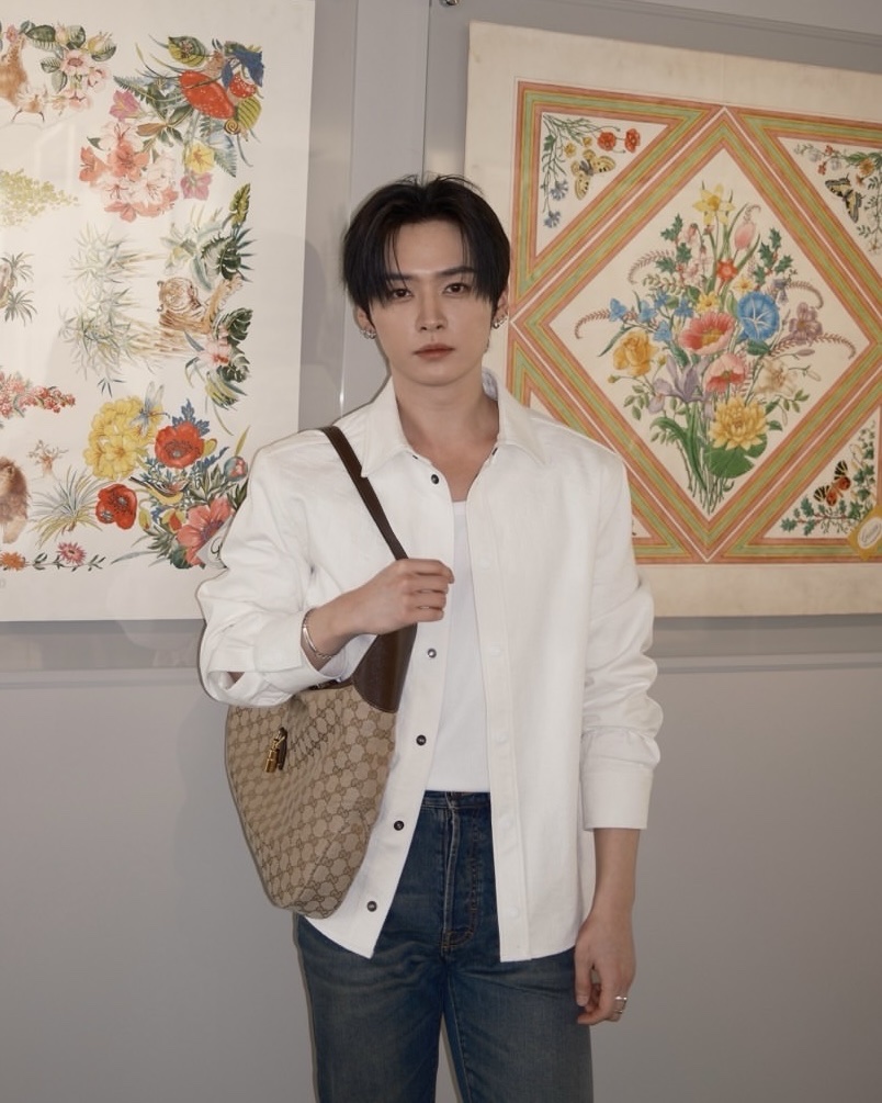 스트레이 키즈 리노가 네팔 대홍수 이재민을 위해 1억 원을 기부했습니다.👏
월드비전에 따르면, 리노는 네팔 홍수 피해 아동과 가족들의 생명 구호 및 생계 지원을 위한 성금 1억 원을 28일 전달했습니다. 기부금은 현지 주민들의 식량, 임시주거, 식수 위생 등 생존과 일상 회복을 위해 쓰일 예정입니다.
리노는 그간 꾸준한 선행을 펼쳐왔습니다. 2024년 글로벌 식량 위기 대응 사업에 1억 원을 기부해 월드비전 최연소 '밥피어스아너클럽'에 위촉됐고, 2025년에는 삼성서울병원과 유기묘 보호단체에 총 2억 원을 전달하기도 했습니다. 이미지1