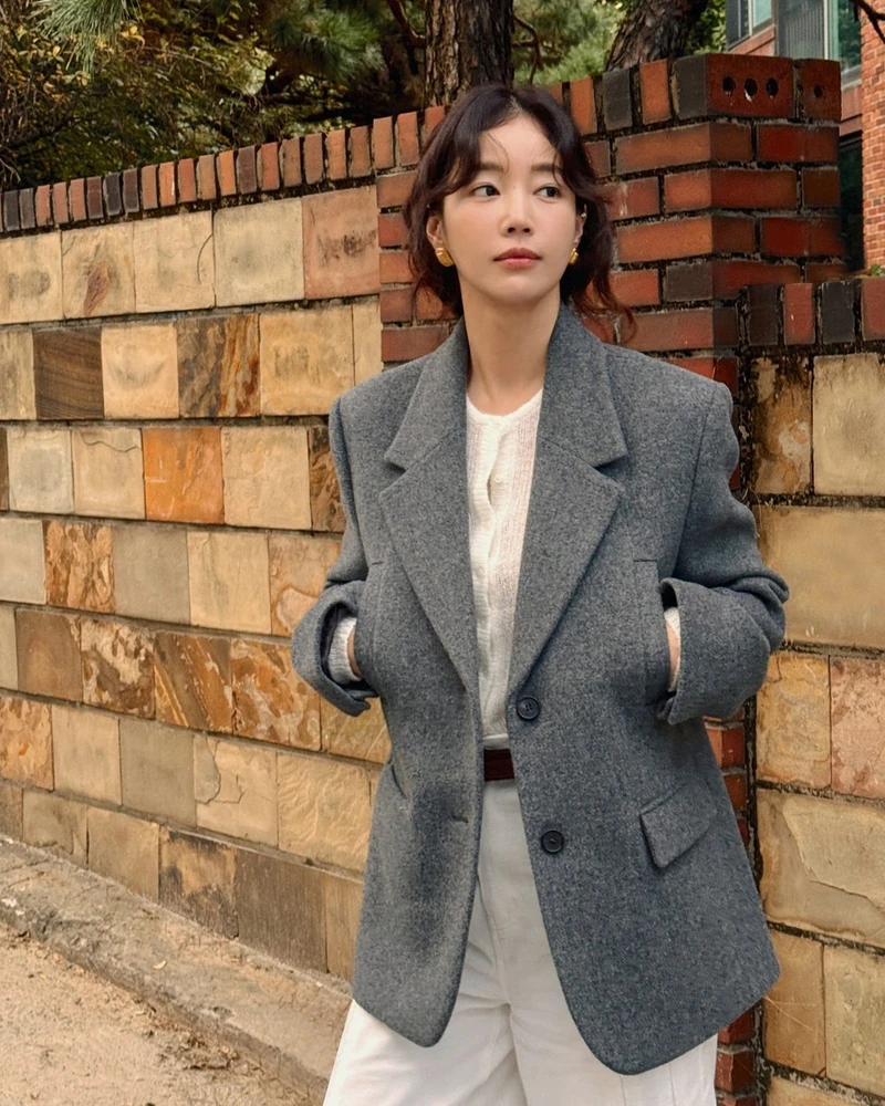 슬슬 준비해💛🩶캐시미어 자켓룩
클래식 자켓 하나로🤵🏻♀️🧶다양하게 데일리 @코디하기ㄱㄱ 이미지2