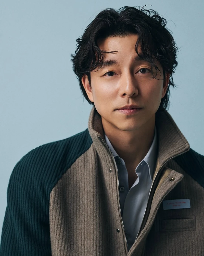 루이 비통 SS27 💛공유 해요!
오늘 밤, 공유가 파리에 섭니다🌊🇫🇷 ‘오셔닉 엘레강스’ 컬렉션 이미지2