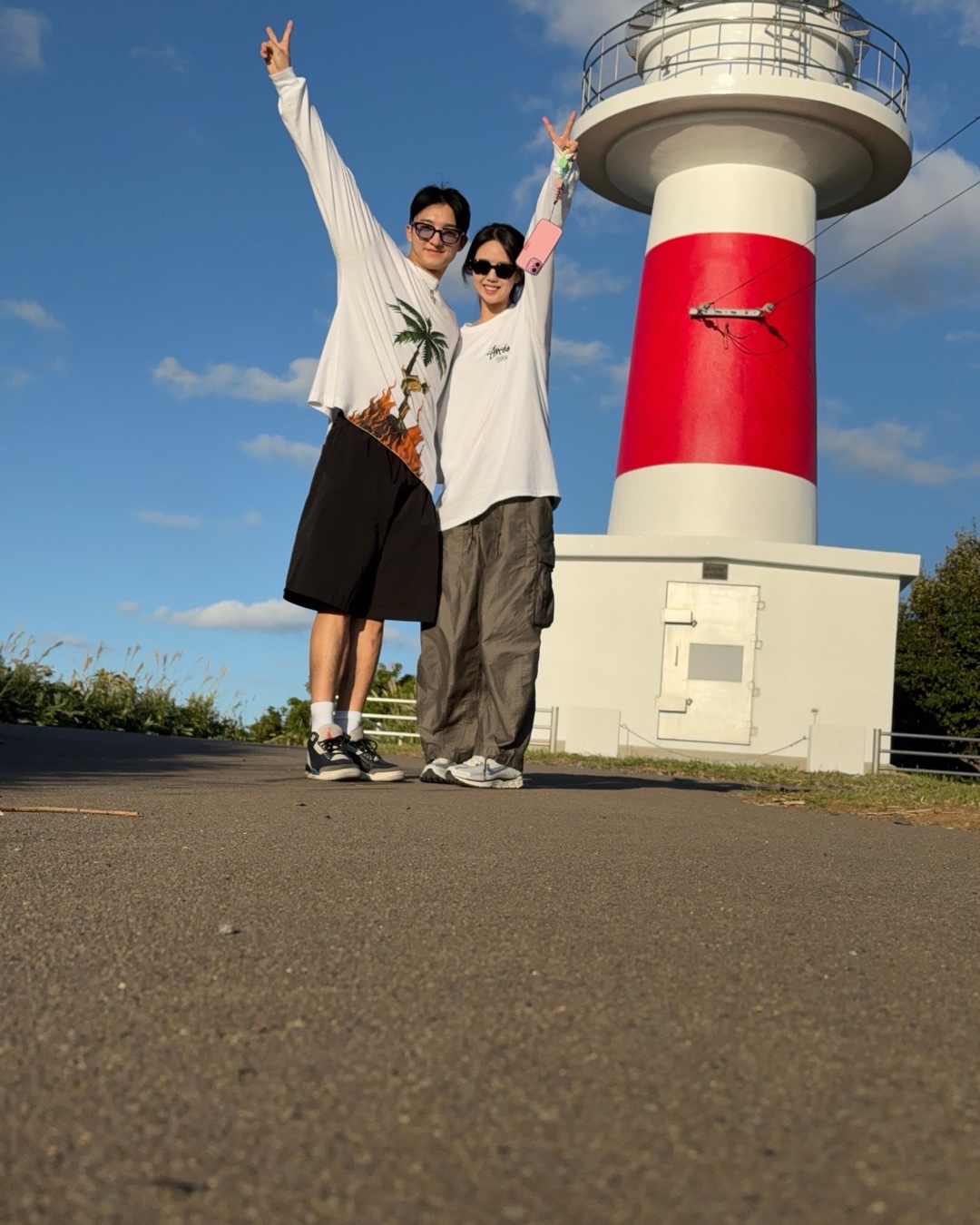 지예은이 직접 밝힌 소감❤️
“평생 함께하고 싶은 사람이 생겼습니다”
결혼이 먼 이야기라고 생각하며 지내왔다고 했습니다. 지예은(32)이 12월 12일 결혼을 앞두고 직접 남긴 문장이죠. 상대는 이렇게 설명했습니다. “언제나 제 편이 되어주고 힘이 되어주며, 함께 누리는 행복을 알게 해준 사람.”
댄서 겸 안무가 바타(32)와는 올해 4월 열애를 공개했고, 넉 달 만에 결혼 소식을 전했습니다. 발표 사흘 전에는 이혜영이 자신의 채널에 나온 지예은에게 “초대해 준다면 100만 원”이라며 축의금을 약속했거든요. 이미지1