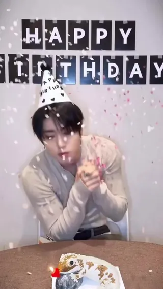 한, 생일 축하해😘🎈
오늘 9월 14일은 스트레이 키즈 한의 생일이에요. JYP 공식 홈페이지에도 오늘을 ‘HAPPY BIRTHDAY HAN’으로 기념하고 있습니다.
특히 올해 한은 생일을 맞아 학대 피해 아동과 보육원 아동을 위해 1억 원을 기부하며 의미 있는 생일을 보냈어요.
한의 생일을 진심으로 축하합니다. 🤍 이미지