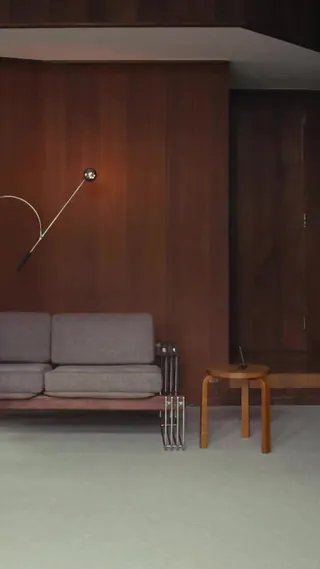 정국의 스트레이트진 vs 배기진💙🖤 어떤게 좋나요.…?💟 아미로썬 전 다 좋음 이미지
