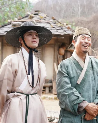 이번 추석, 뭐 볼지 고민된다면? 📺
9월 24일부터 27일까지 TV에서 만날 수 있는 특선영화를 모아봤어요. 🍿
9/24(목)
• <파일럿> 20:50|SBS
• <바이러스> 22:00|OCN
• <범죄도시3> 22:40|tvN
9/25(금)
• <파묘> 22:00|KBS 2TV
9/26(토)
• <왕과 사는 남자> 21:30|SBS
• <노이즈> 21:00|OCN
9/27(일)
• <대가족> 09:40|MBC
• <1승> 17:35|SBS
• <좀비딸> 20:20|SBS
이번 연휴엔 극장 대신 집에서 영화 한 편 어때요? 🎬 이미지