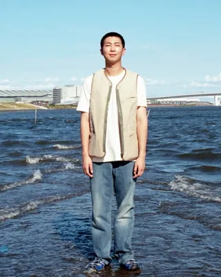 우리 문화에 꾸준히 진심을 보여온 RM 🇰🇷 이번에는 국립중앙박물관회에 1억 원을 기부했습니다. 기부금은 국립중앙박물관의 소장품 구입을 위해 사용될 예정. 평소 문화유산에 대한 관심을 이어온 RM이 이번에도 자신의 방식으로 우리 문화의 가치를 알렸습니다. 음악을 넘어, 우리 문화를 사랑하는 마음까지. 우리 문화 전도사 RM의 의미 있는 행보입니다. 이미지