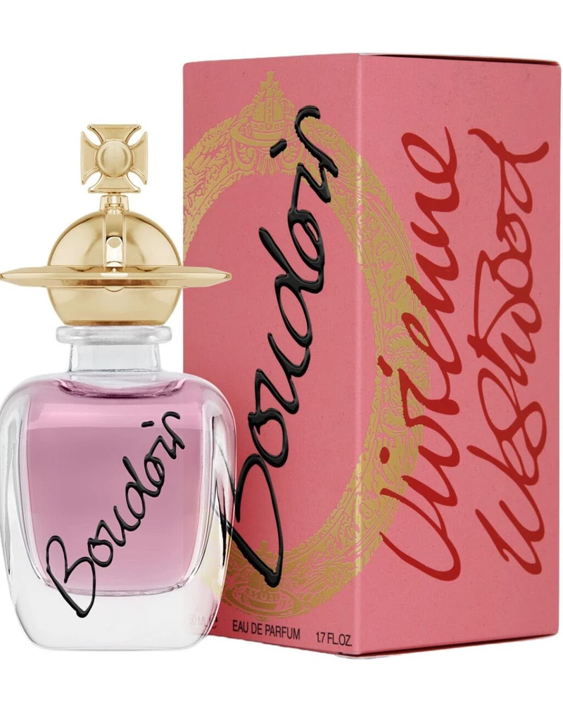 비비안 웨스트우드의 향을 입다🌹
비비안 웨스트우드가 10월 1일 ‘부두아 오 드 퍼퓸(Boudoir Eau de Parfum)’을 국내 최초 출시합니다. 베르가모트와 오렌지 블로섬을 시작으로 다마스크 로즈, 카네이션을 거쳐 바닐라와 타바코 리프, 샌달우드로 깊어지는 관능적인 향이 특징. 이번 제품은 신세계백화점 강남점, 갤러리아백화점 명품관 WEST, 현대백화점 판교 등 전국 12개 백화점 비비안 웨스트우드 매장에서 만나볼 수 있습니다. 이미지2