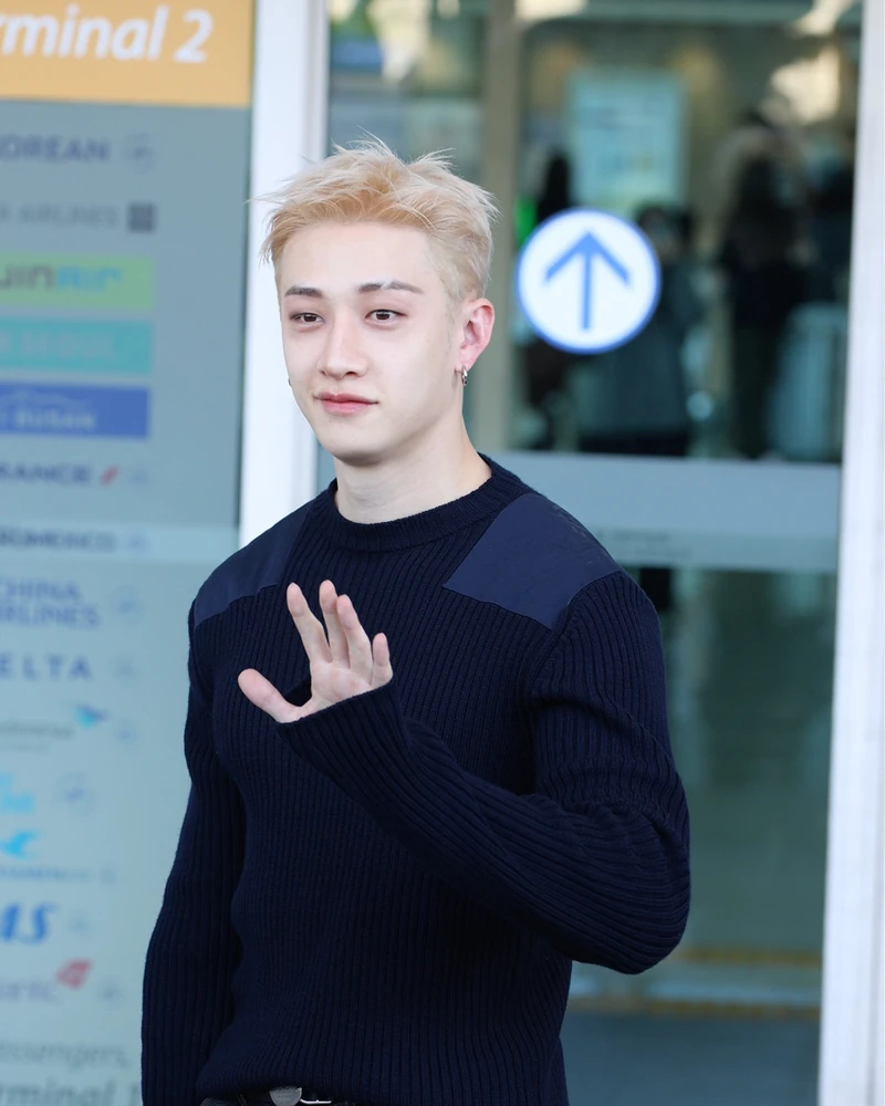 방찬💛 또 한 번 따뜻한 마음을 전했습니다
스트레이 키즈 방찬이 오늘 생일을 맞아 3억 원을 기부하며 선한 영향력을 전했습니다. 🎂✨
방찬은 사단법인 히어사이클, 국제구호개발 NGO 월드비전, 사단법인 동아시아바다공동체 오션에 각 1억 원씩 총 3억 원을 전달했습니다. 이번 기부금은 난청 청년 의료비 지원, 취약계층 아동 장학금, 해양 정화 활동 등 다양한 분야에 사용될 예정입니다.
방찬은 올해 누적 5억 원의 나눔을 실천하며, 꾸준한 기부 활동으로 사회 곳곳에 온기를 나누고 있습니다. "도움이 필요한 곳곳에 마음이 닿아 더 나은 내일을 꿈꾸는 데 보탬이 되었으면 좋겠다"는 그의 진심 어린 메시지가 돋보입니다. 이미지1