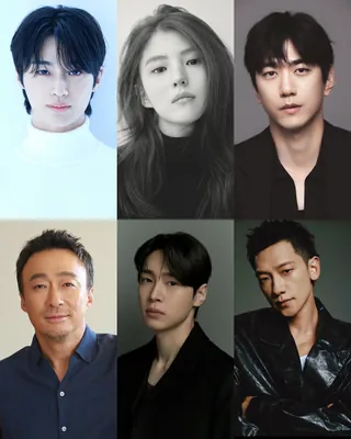 변우석과 한소희가 넷플릭스 '나 혼자만 레벨업'에서 만납니다 🎬🔥 넷플릭스 새 시리즈 '나 혼자만 레벨업'의 추가 캐스팅 라인업이 7일 공개됐습니다. 변우석에 이어 한소희, 강유석, 성준이 합류하며, 이성민과 정지훈은 특별 출연으로 힘을 보탭니다. 이들은 몬스터로부터 현실 세계를 지키는 헌터로 변신해 화려한 액션과 호흡을 선보일 예정입니다. 초호화 캐스팅으로 완성된 라인업에 벌써부터 전 세계 팬들의 기대가 쏟아지고 있습니다. 이미지