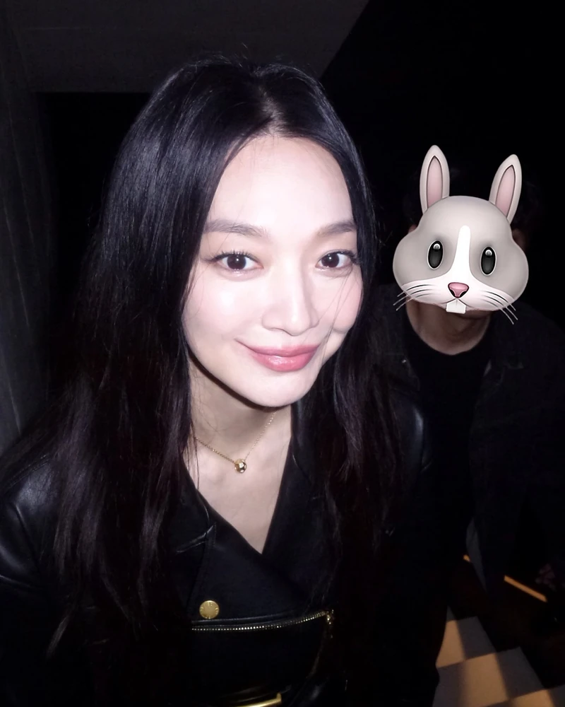 재혼황후 민아언니🖤❤️흑화 버전
빨리 보고 싶어요👸🏻 어떤 판타지 세계 펼쳐질지 기대 중.. 이미지2