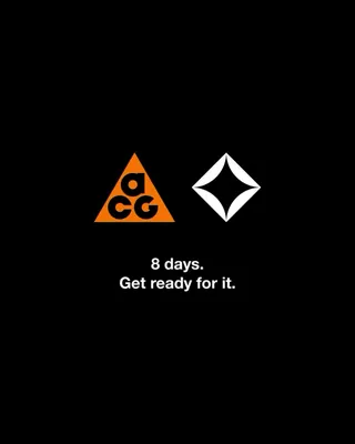 다 합쳐 731g🧡11월 2일 한정 발매 나이키 ACG x 헬리녹스🌋 한정 발매 첫 글로벌 협업 '제로 LT 시리즈' 나이키 ACG와 헬리녹스가 11월 2일 한정 컬렉션 '제로 LT 시리즈'를 냅니다. 두 브랜드가 처음으로 전 세계에 정식 판매하는 협업이에요. 헬리녹스는 텐트폴 강자 동아알루미늄에서 출발한 한국 브랜드죠. 의자와 테이블은 비치는 그레이 메시에 ACG 오렌지 프레임을 짝지었습니다. 494g짜리 체어 제로 LT는 120kg까지 버티고, 테이블 제로 LT를 더해도 731g이에요. 여기에 짐을 담는 캠프 색까지 3종이고, 미국 공식몰 기준 의자는 169.95달러입니다. ACG x 헬리녹스: - 체어 제로 LT, 169.95달러 - 테이블 제로 LT, 159.95달러 - 캠프 색, 39.95달러 이미지