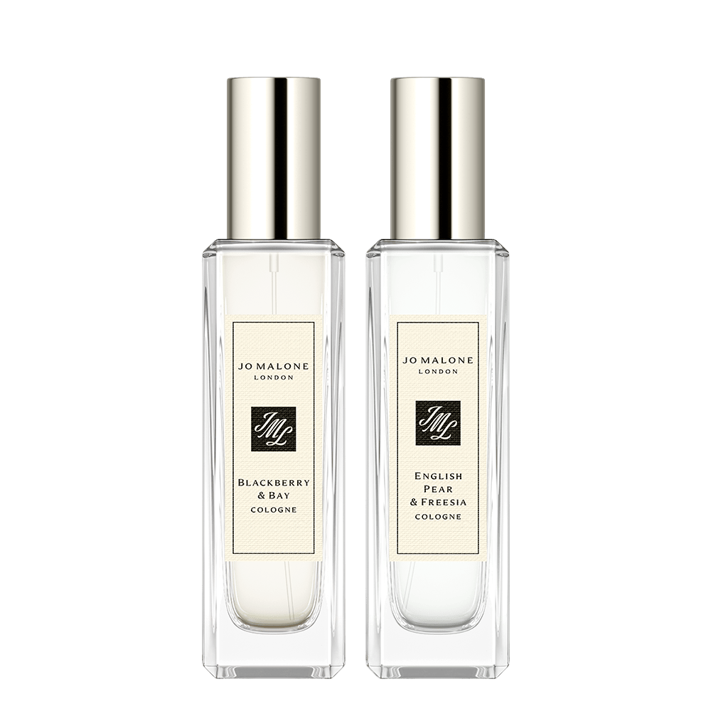 매력적이고 생기 넘치는 상쾌한 느낌의 블랙베리 앤 베이와 이제 막 익은 배의 신선함과 아카시아 꿀 향기의 달콤하고 경쾌한 조합을 만나보세요. 이제 막 수확한 월계수 잎의 신선함에 톡 쏘는 블랙베리 과즙과 화이트 프리지아 부케향에 이제 막 익은 배의 신선함을 입히고 호박, 파출리, 우디향으로 은은함을 더한 잉글리쉬 페어 앤 프리지아의 센트 페어링 이미지