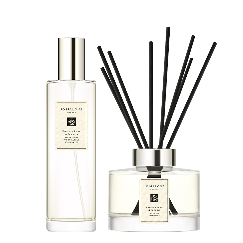 조 말론 런던에서 가장 사랑받는 향으로, 갓 익은 배와 시원한 화이트 프리지아에서 영감을 받은 향입니다. 룸 스프레이와 디퓨저로 싱그러운 향을 완성해보세요. 세트 구성: 잉글리쉬 페어 앤 프리지아 룸 스프레이 100ml 잉글리쉬 페어 앤 프리지아 센트 써라운드™ 디퓨저 165ml 이미지