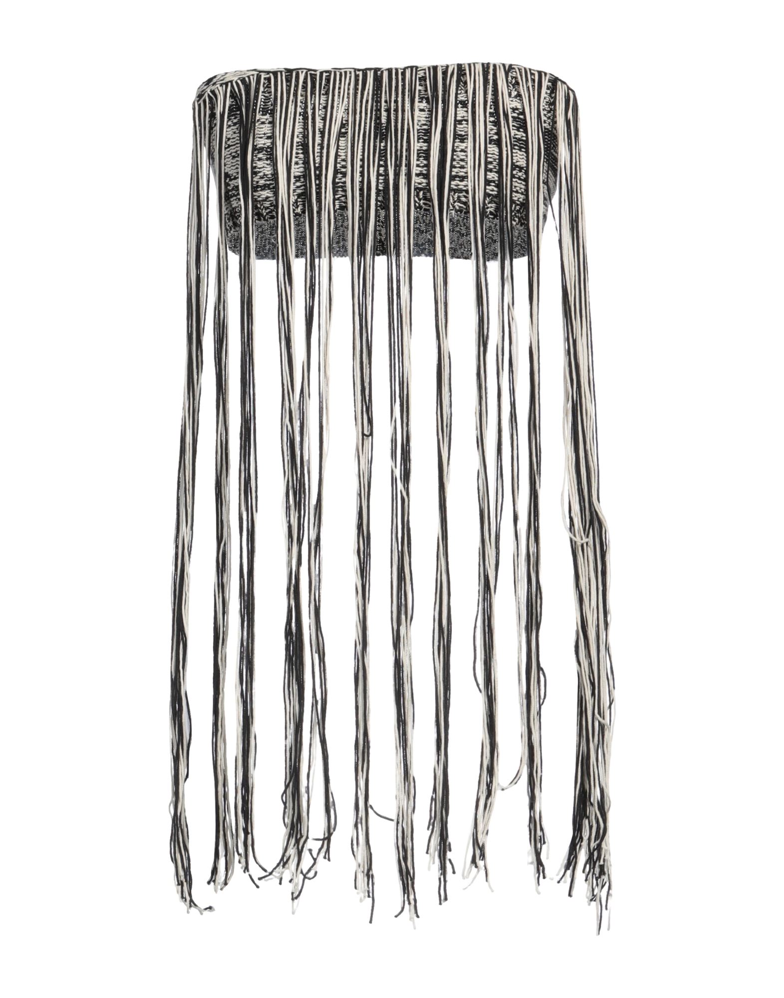 크롭 탑, 니트 소재, 라이트웨이트 니트, 프린지, 멜란지, 스트랩리스, 슬리브리스, 포켓 없음, 세탁기 세탁 또는 드라이클리닝, 표백 금지, 건조기 사용불가. 이미지