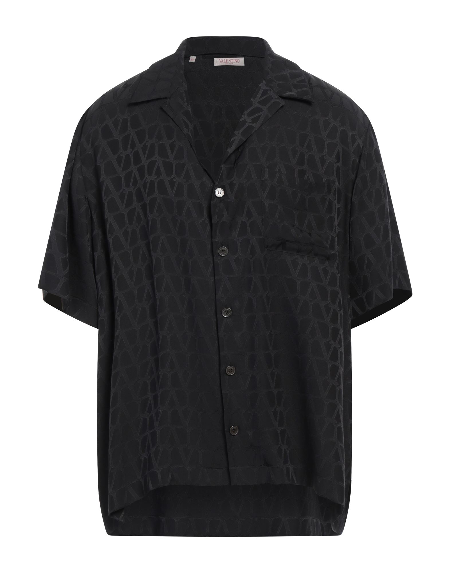 레귤러 셔츠, 새틴, 장식 부착 없음, 로고 디자인, 클래식 칼라, 쇼트 슬리브, 버튼 여밈, 포켓 1개, 드라이클리닝, 표백 금지, 건조기 사용불가. 이미지