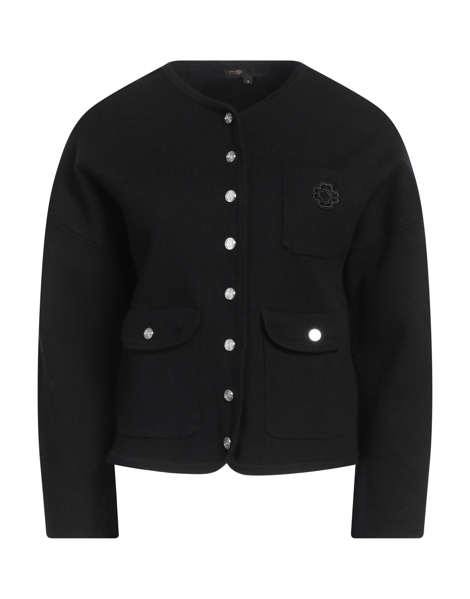 니트 소재, 라이트웨이트 니트, 솔리드 컬러, 브랜드 로고, 자수 로고 장식, 3/4길이 슬리브, 버튼 여밈, 멀티 포켓, 손세탁, 표백 금지, 건조기 사용불가. 이미지