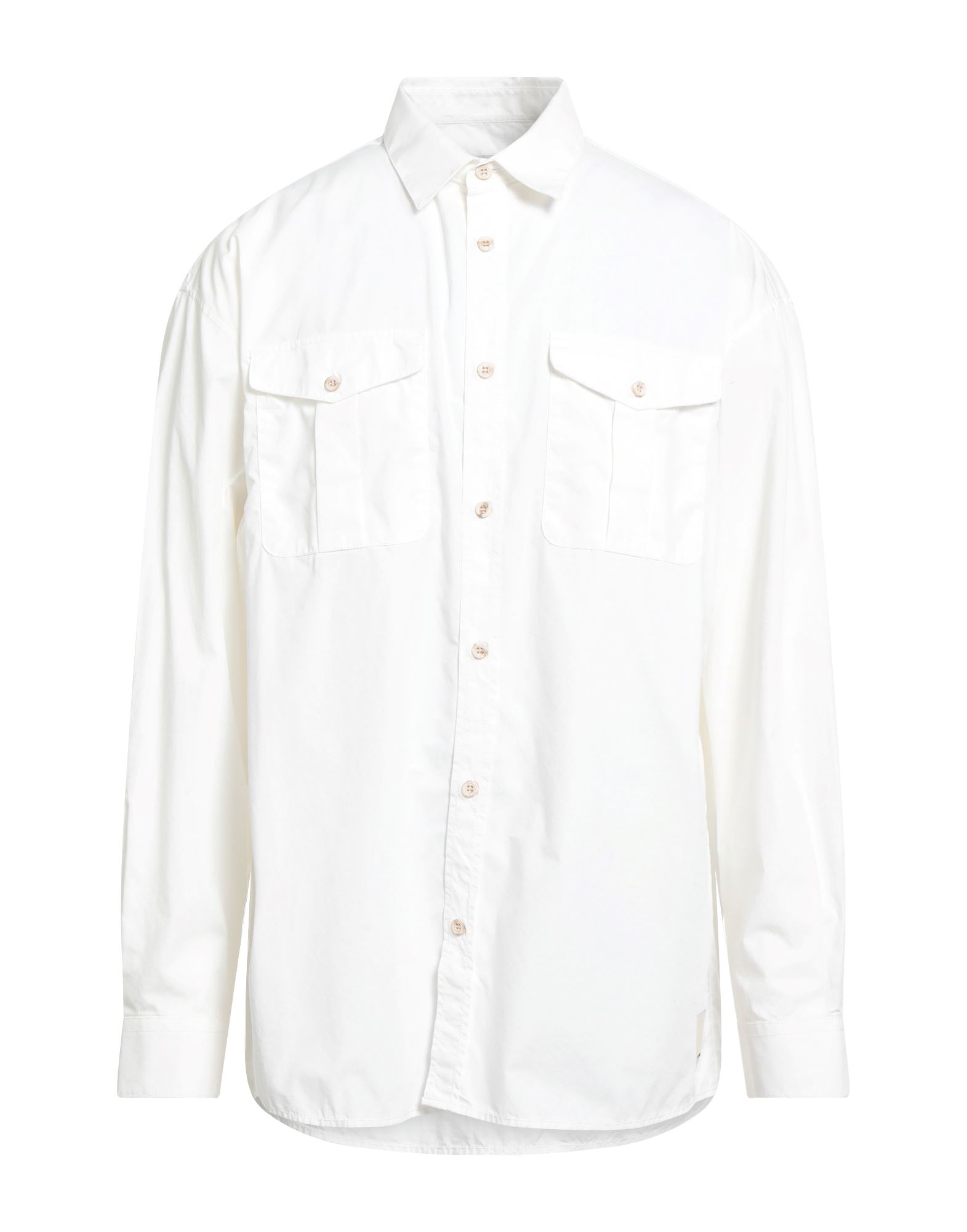 사파리 셔츠, 우븐, 솔리드 컬러, 브랜드 로고, 클래식 칼라, 롱 슬리브, 버튼 여밈, 포켓 2개, 세탁기로 세탁, 표백 금지, 건조기 사용불가. 이미지