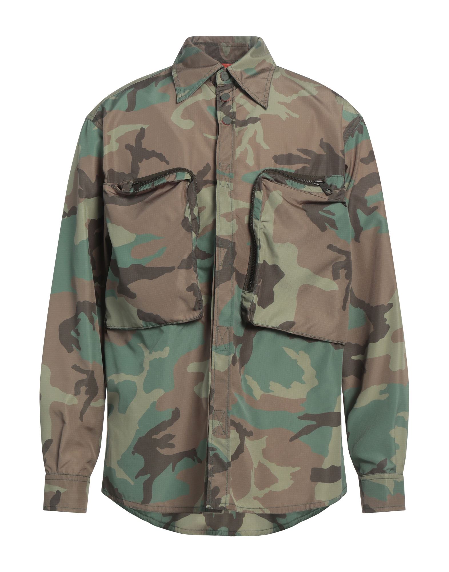 사파리 셔츠, 테크니컬 패브릭, 카무플라주 패턴, 장식 부착 없음, 클래식 칼라, 롱 슬리브, 스냅버튼 여밈, 세탁기로 세탁, 표백 금지, 건조기 사용불가, 이 브랜드는 사이즈가 크게 나옵니다. 이미지