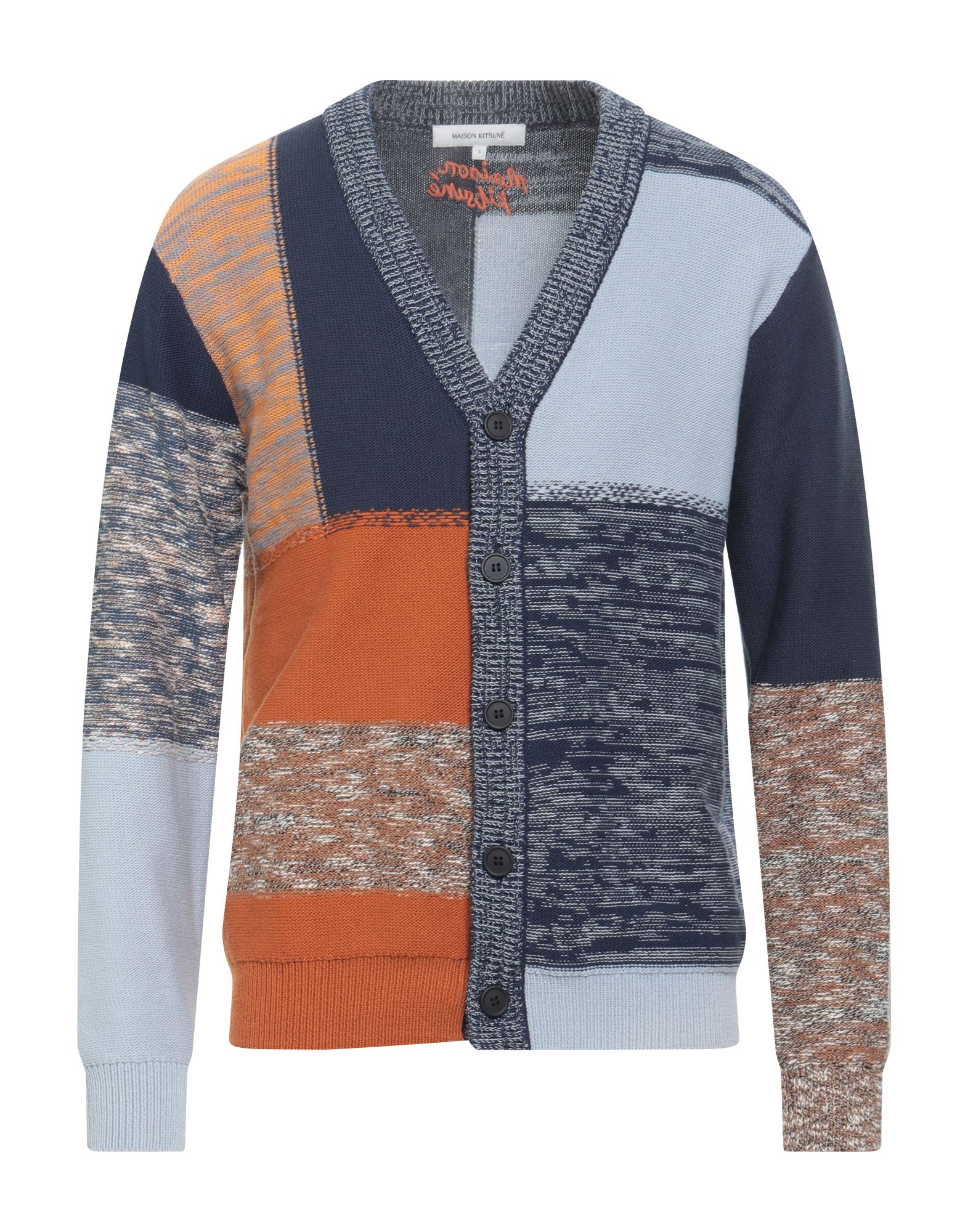 자카드 니트, 라이트웨이트 니트, 장식 부착 없음, 멀티컬러 패턴, 롱 슬리브, 버튼 여밈, 손세탁 또는 드라이클리닝, 표백 금지, 건조기 사용불가. 이미지