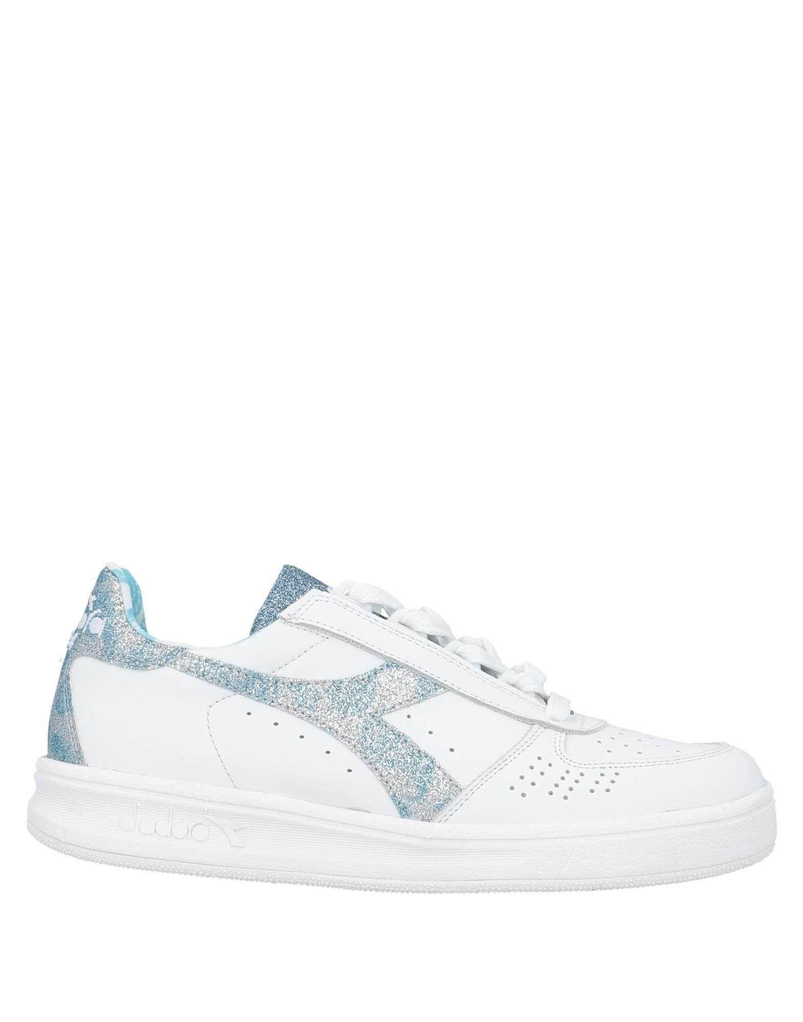 로우탑 스니커즈 & 스포츠 슈즈, 가죽, 솔리드 컬러, 브랜드 로고, 글리터 효과, 가죽 소재의 내부, 라운드 토, 미끄럼방지 고무 밑창, 동물성 비섬유 자재 함유. 이미지