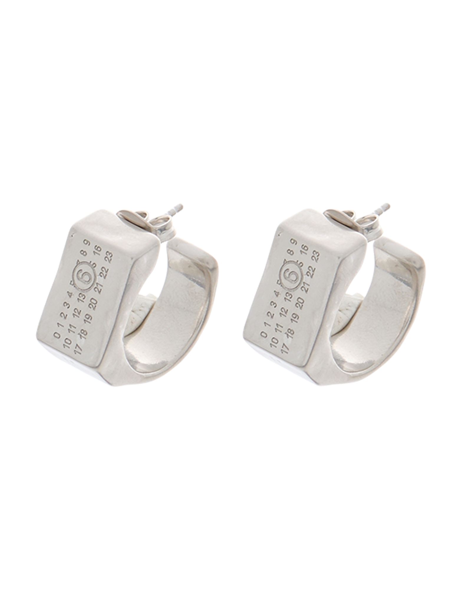 후프 이어링, 메탈, 브랜드 로고, 스터드 클로져. 이미지