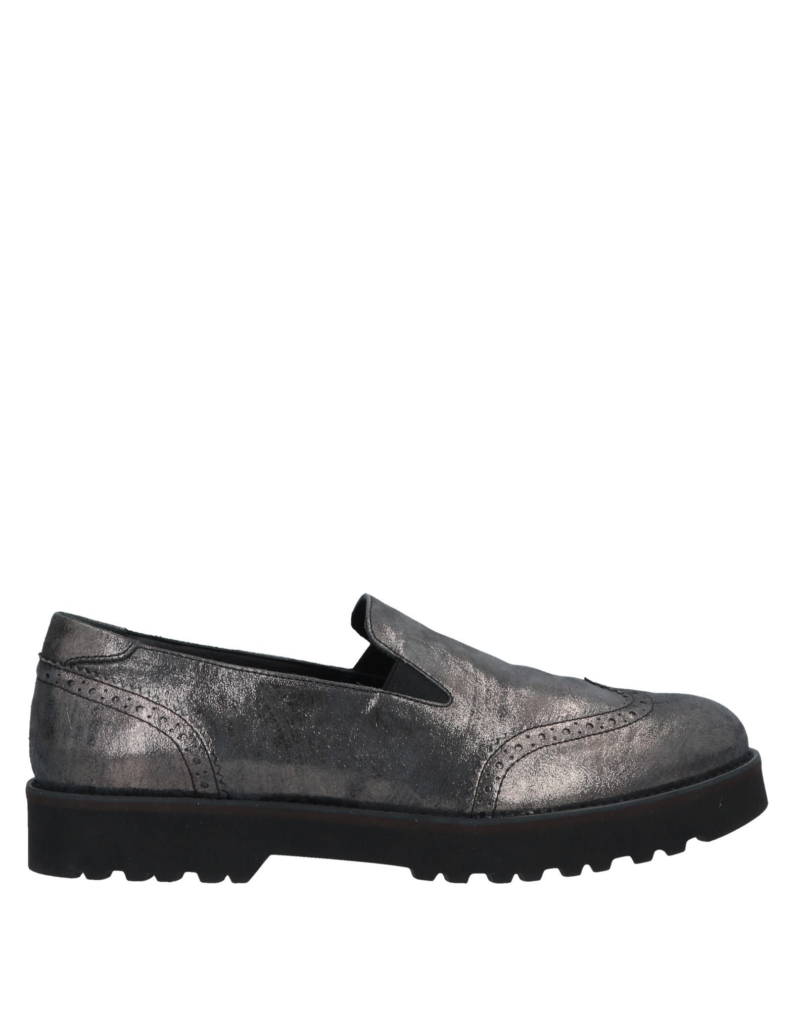 로퍼, 가죽, 메탈릭 효과, 솔리드 컬러, 장식 부착 없음, 가죽 소재의 내부, 라운드 토, 스퀘어 힐, 미끄럼방지 고무 밑창, 동물성 비섬유 자재 함유. 이미지