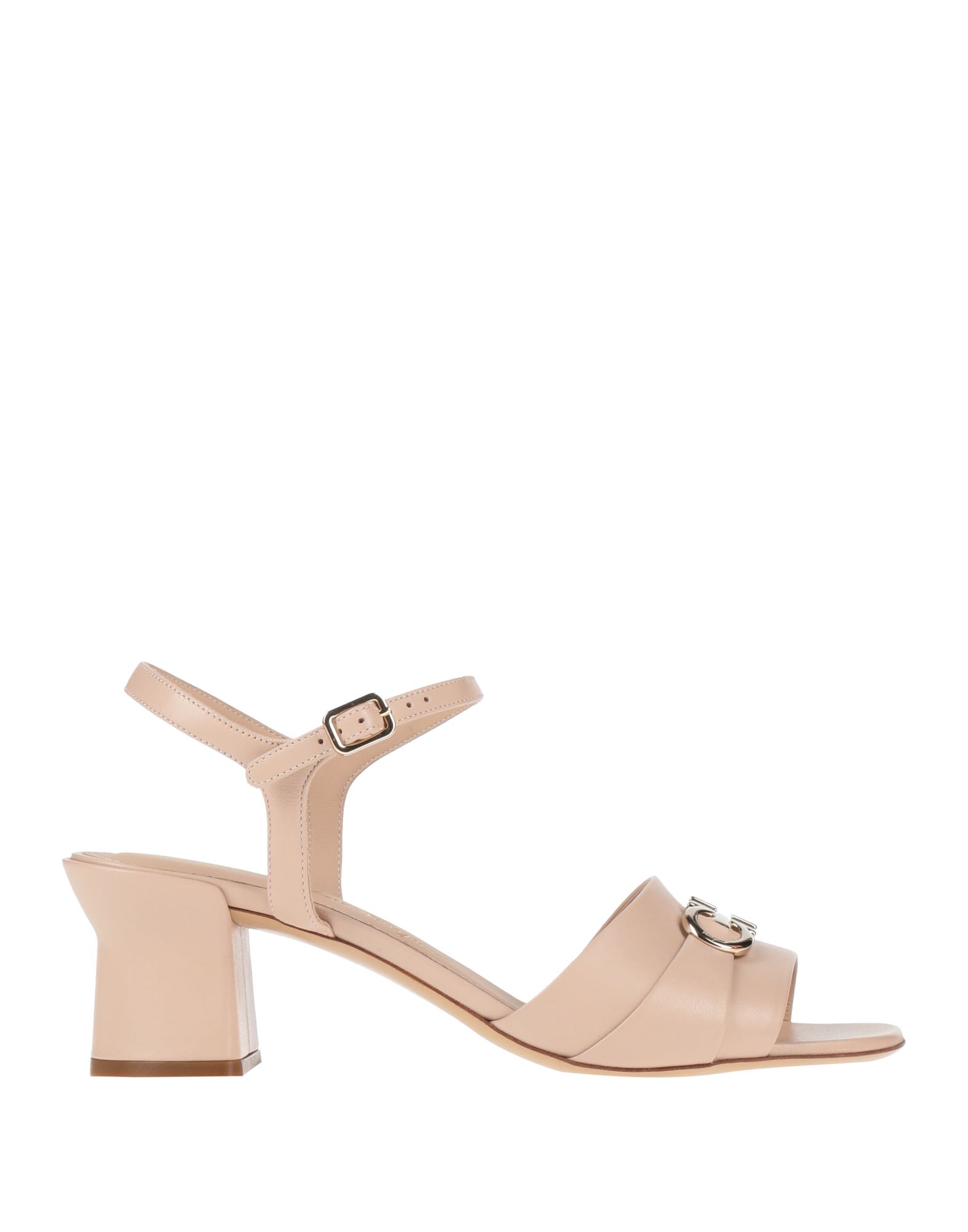 앵클 스트랩 샌들, 가죽, 장식 디테일 솔리드 컬러, 브랜드 로고, 장식 효과, 가죽 소재의 내부, 버클 잠금, 라운드 토, 스퀘어 힐, 커버드 힐, 가죽 밑창, 동물성 비섬유 자재 함유. 이미지